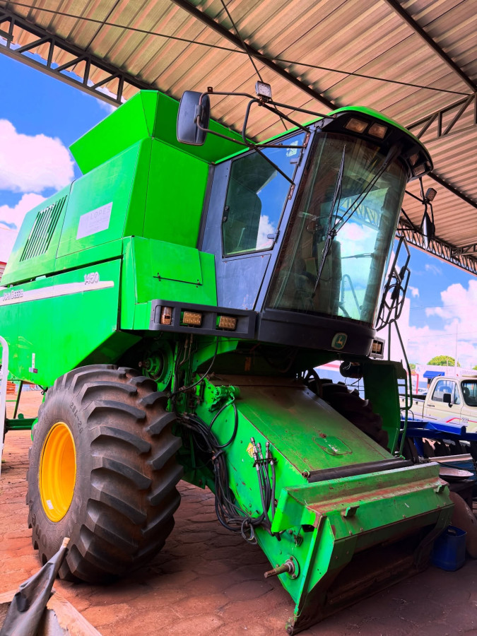 COLHEDEIRA JOHN DEERE 1450 - Ano 2004